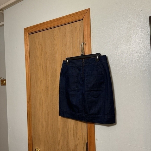 Ann Taylor Loft Size 0 Solid Blue Chambray Pencil/Straight Knee-Length Skirt - Picture 2 of 5